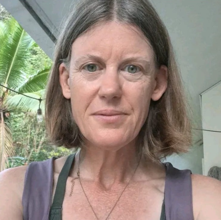 Dr Fiona